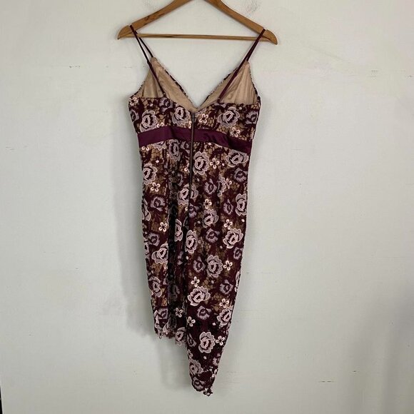Elegant Floral Lace Dress in Burgundy and Cream - Picture 5 of 7